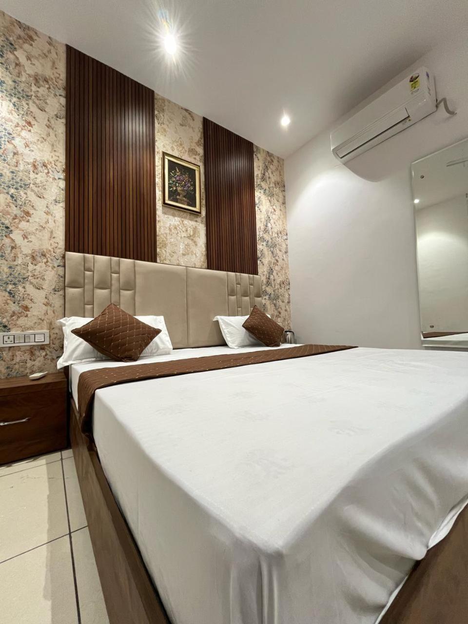 Hotel Platinum Inn Лудхиана Экстерьер фото