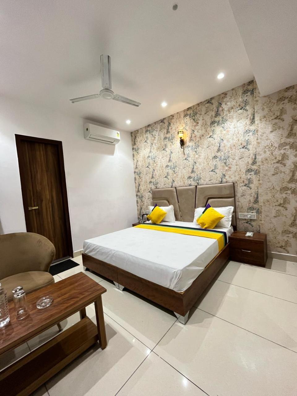 Hotel Platinum Inn Лудхиана Экстерьер фото