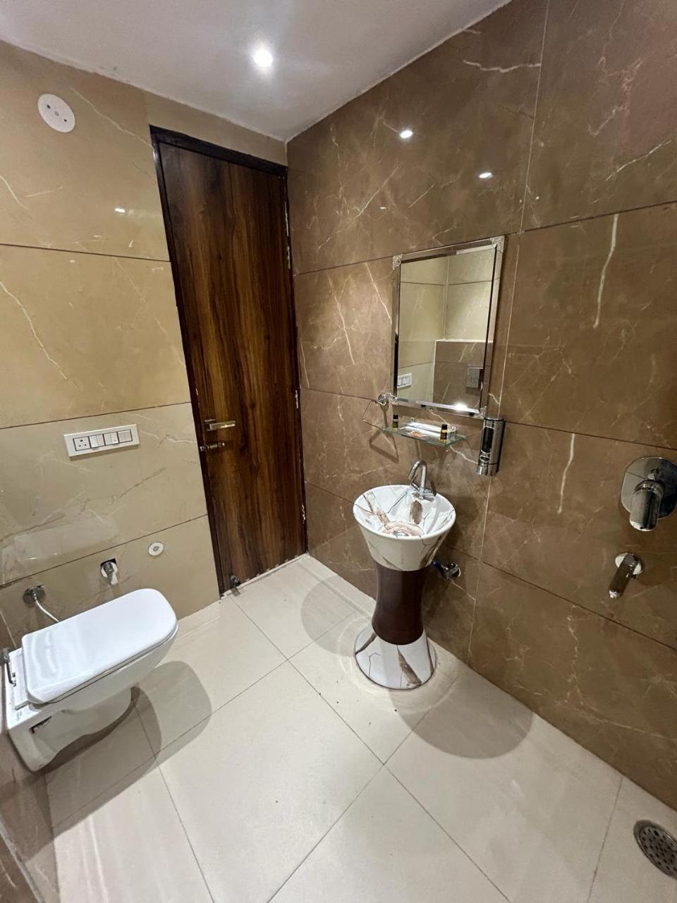 Hotel Platinum Inn Лудхиана Экстерьер фото